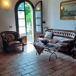 Podere Il Cerrone App Romilda Con Piscina Fauglia