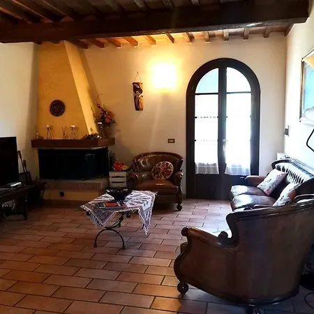 Holiday home Podere Il Cerrone App Romilda Con Piscina