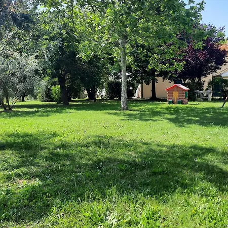 Podere Il Cerrone App Romilda Con Piscina Fauglia