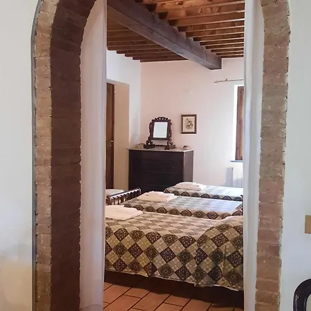 Holiday home Podere Il Cerrone App Romilda Con Piscina Fauglia