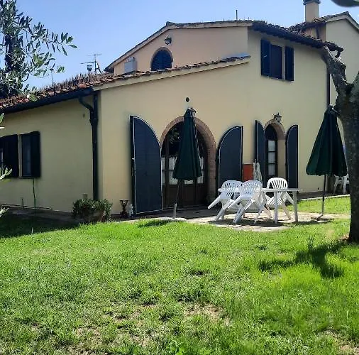 Podere Il Cerrone App Romilda Con Piscina Fauglia