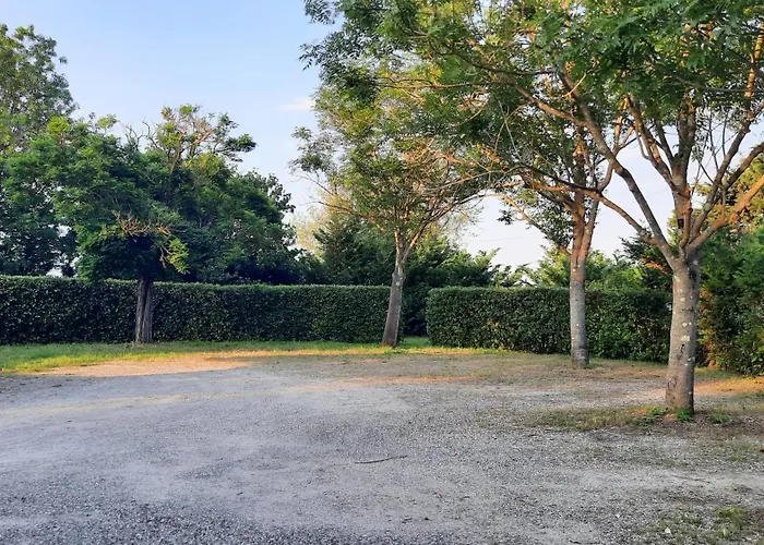 Podere Il Cerrone App Romilda Con Piscina Fauglia