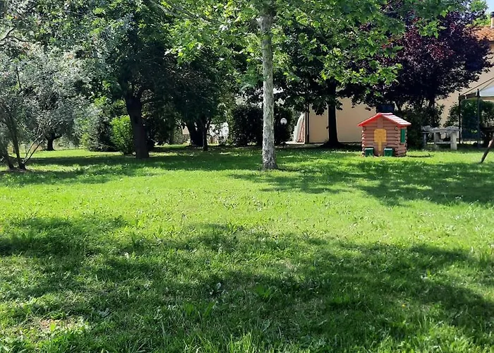 Podere Il Cerrone App Romilda Con Piscina Fauglia